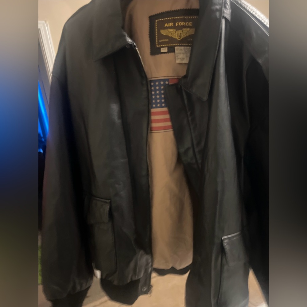 Landing Leather Air Force bomber leather coat in excellent condition